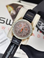 ساعت امگا سواچ کوارتز کرنوگراف مشتری مدل SO33C100 - Image 3